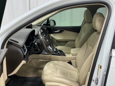 Used 2017 Audi Q7 3.0T Premium Plus w/ Premium Plus Package image 14