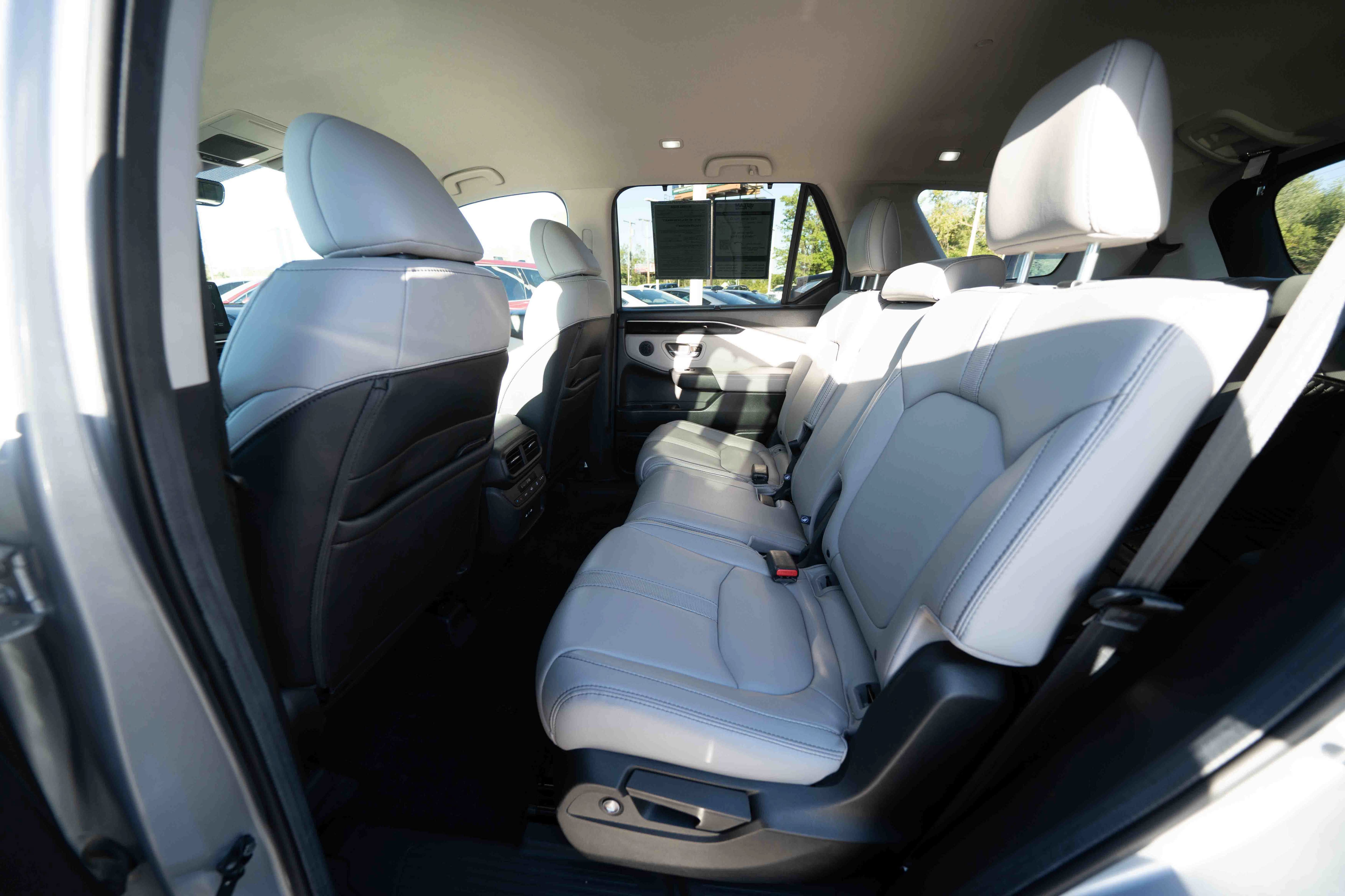 Used 2025 Honda Pilot EX-L image 23