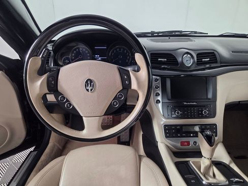 Used 2011 Maserati GranTurismo Convertible RWD image 26