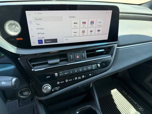 Used 2024 Lexus ES 250 w/ Premium Package AWD/4WD image 20