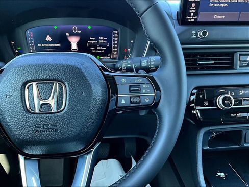 New 2026 Honda Pilot Touring image 13