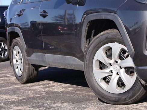 Used 2019 Toyota RAV4 LE image 3