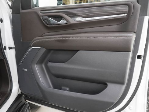 Used 2021 GMC Yukon XL Denali AWD/4WD image 9