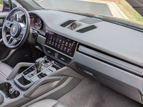 Certified 2022 Porsche Cayenne Platinum Edition AWD/4WD image 28