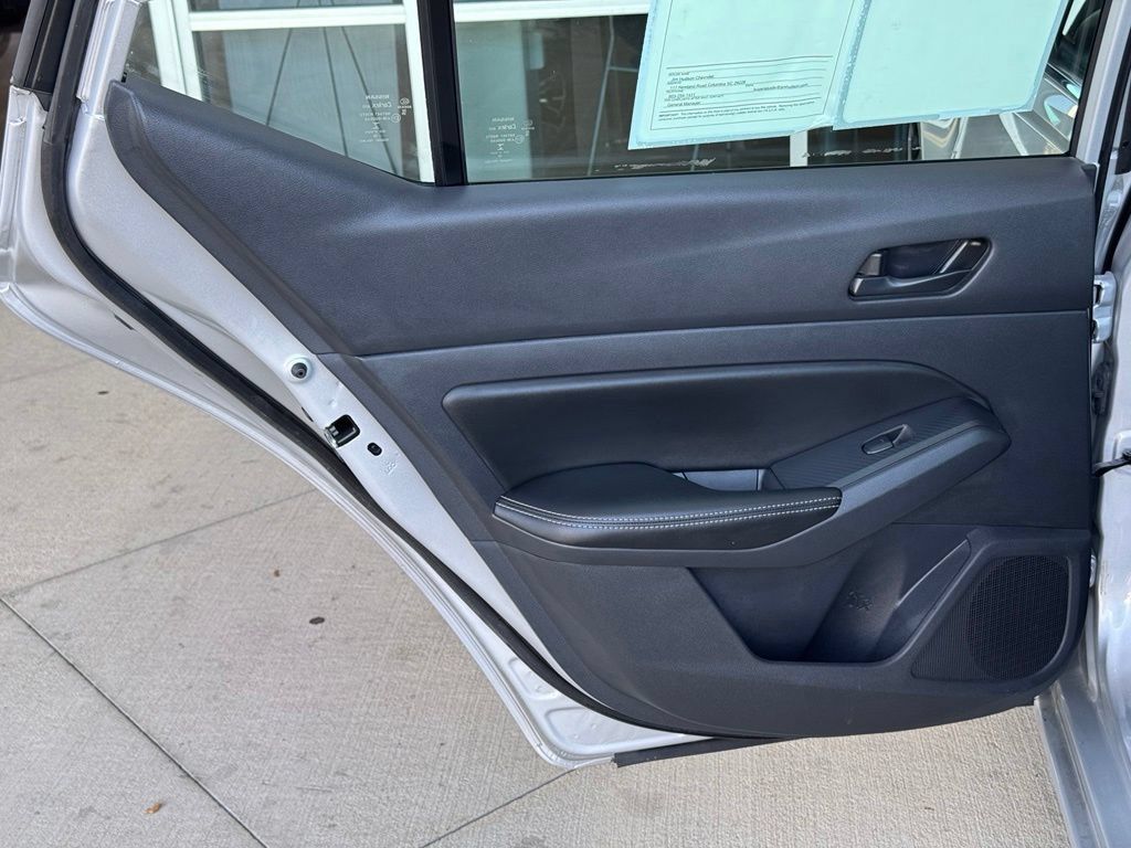 Used 2025 Nissan Altima 2.5 SV FWD image 18