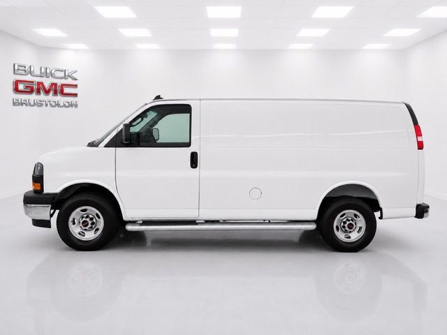Used 2025 GMC Savana 2500 w/ Driver Convenience Package RWD image 8