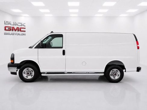 Used 2025 GMC Savana 2500 w/ Driver Convenience Package RWD image 8