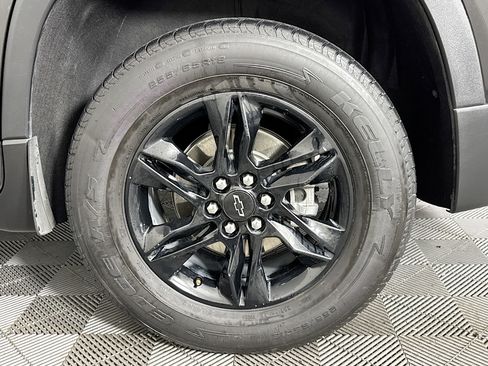 Used 2023 Chevrolet Traverse LT image 36