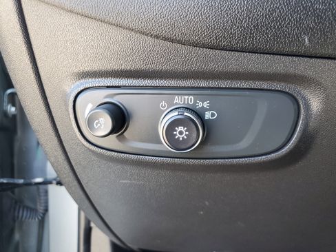 Used 2024 Chevrolet Equinox LT image 28