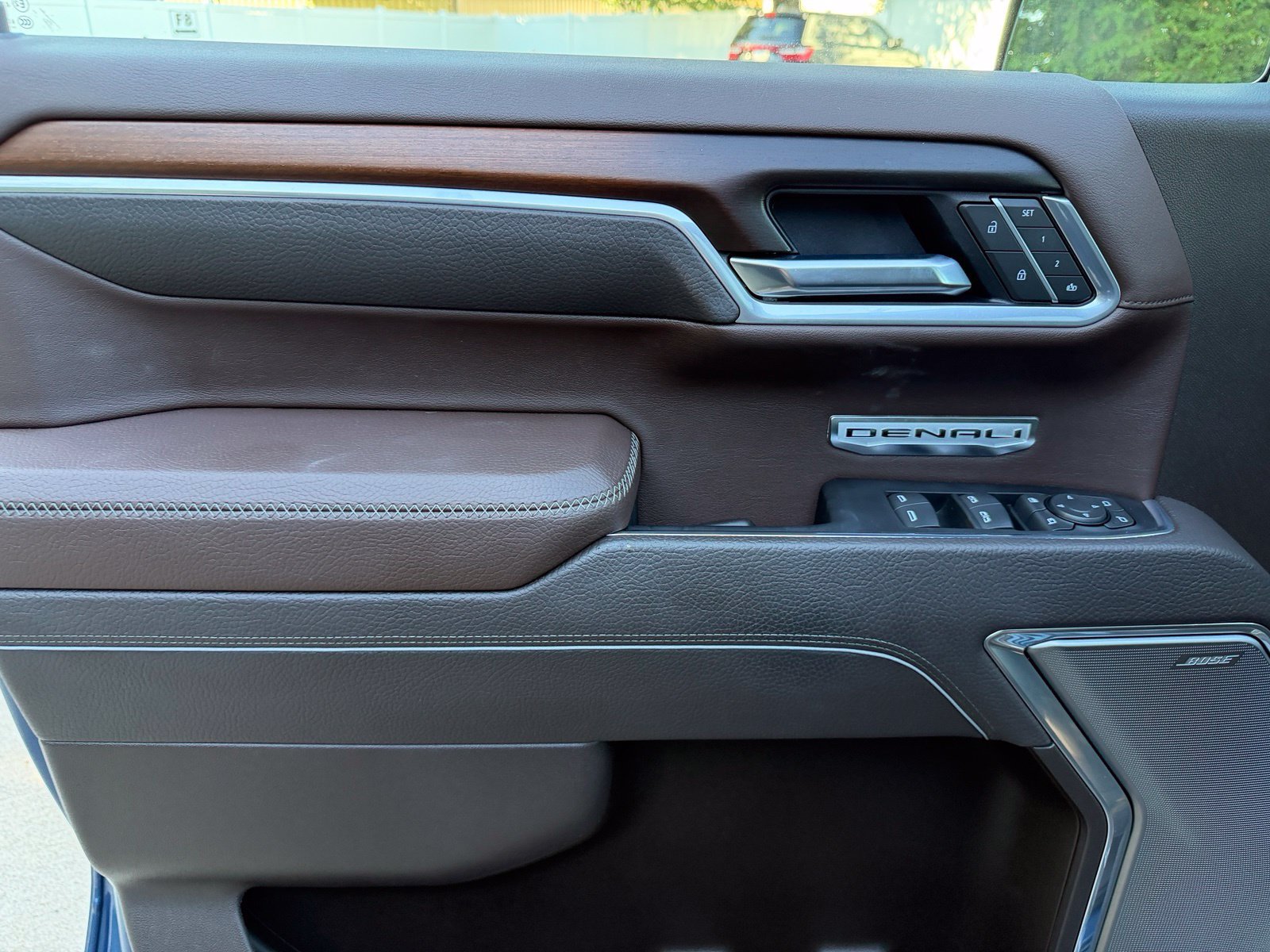 Used 2025 GMC Sierra 1500 Denali AWD/4WD image 9