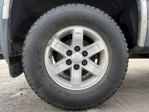 Used 2010 GMC Sierra 1500 SLE image 30