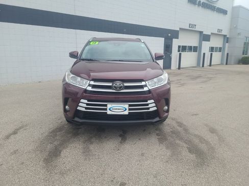Used 2018 Toyota Highlander XLE AWD/4WD image 9