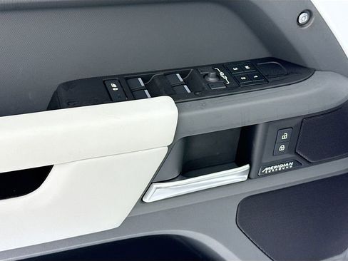 New 2026 Land Rover Defender 110 X-Dynamic SE AWD/4WD image 24