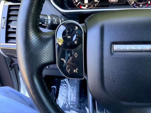 Used 2018 Land Rover Range Rover Sport HSE AWD/4WD image 23