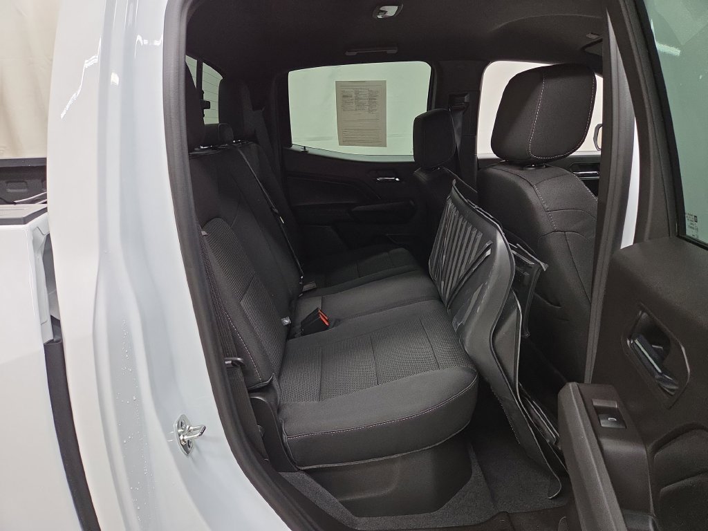 Used 2025 Chevrolet Colorado LT w/ Advanced Trailering Package AWD/4WD image 9