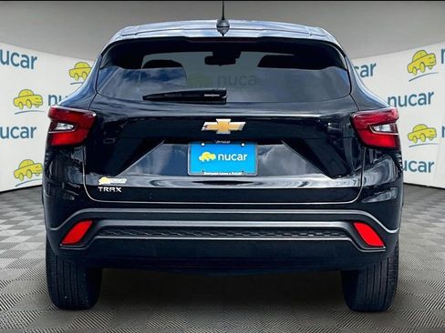 Used 2024 Chevrolet Trax LS FWD image 5