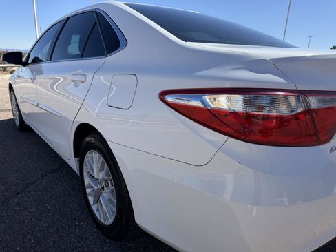 Used 2016 Toyota Camry LE image 11
