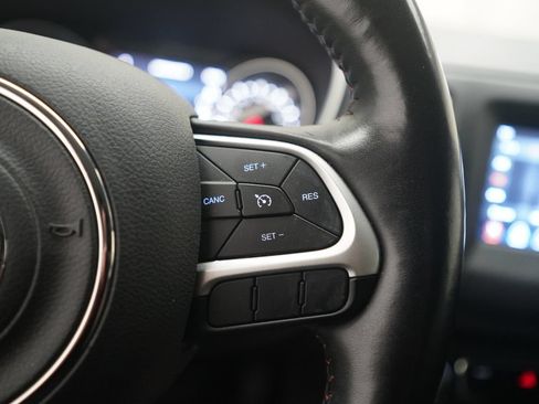 Used 2019 Jeep Compass Latitude w/ Popular Equipment Group AWD/4WD image 18