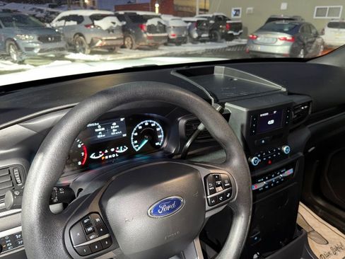 Used 2022 Ford Explorer Base image 21