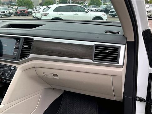 Used 2021 Volkswagen Atlas SE FWD image 21
