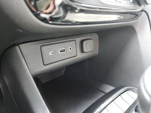 Used 2023 Buick Encore GX Select w/ Sport Touring Package FWD image 10
