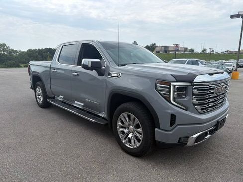 Used 2024 GMC Sierra 1500 Denali w/ Technology Package AWD/4WD image 10
