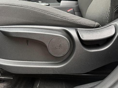 Certified 2025 Kia Sportage LX image 22