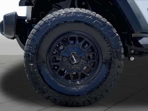 Used 2018 Jeep Wrangler Unlimited Sport S AWD/4WD image 11