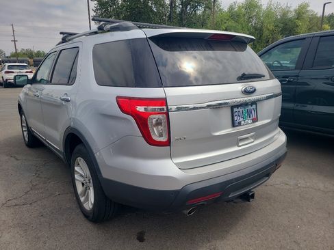 Used 2013 Ford Explorer XLT AWD/4WD image 4