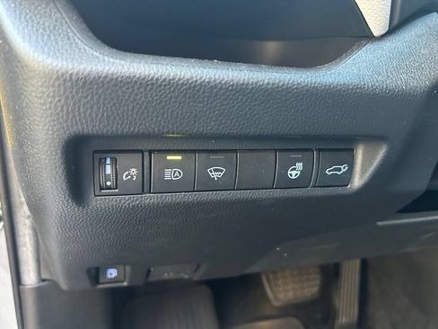 Used 2021 Toyota RAV4 XLE Premium AWD/4WD image 20