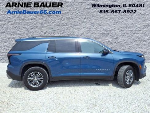Used 2024 Chevrolet Traverse LT AWD/4WD image 4