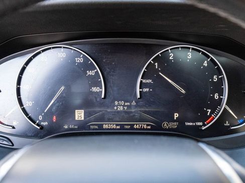 Used 2020 BMW 330i Sedan w/ Convenience Package image 3