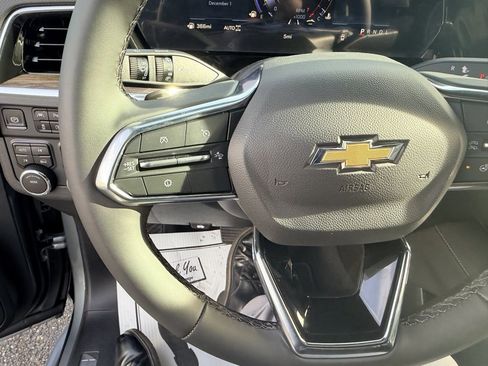 New 2026 Chevrolet Suburban Premier image 24