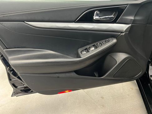 Used 2023 Nissan Maxima SV w/ Floor Mat Group image 11
