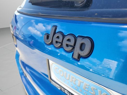 Used 2026 Jeep Compass Latitude AWD/4WD image 32