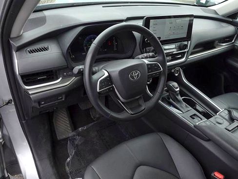 Certified 2025 Toyota Grand Highlander AWD image 10