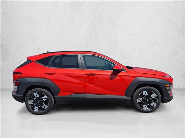 Used 2025 Hyundai Kona SEL FWD image 4