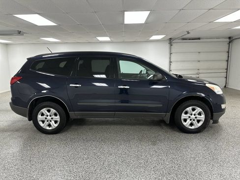 Used 2012 Chevrolet Traverse LS FWD image 9