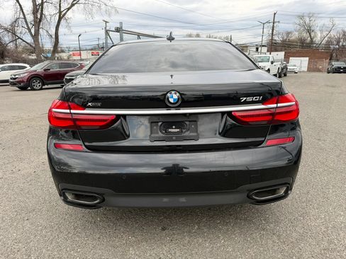 Used 2019 BMW 750i xDrive w/ Executive Package AWD/4WD image 6