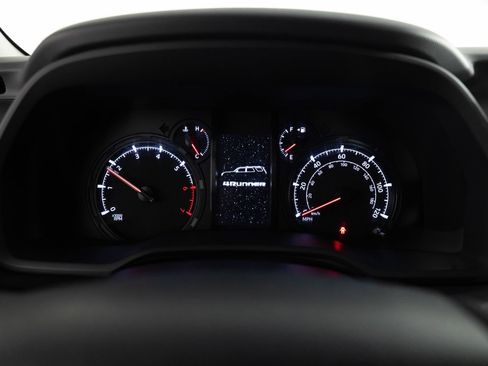 Used 2020 Toyota 4Runner SR5 Premium AWD/4WD image 33