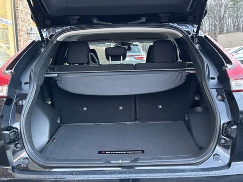 Used 2022 Mitsubishi Eclipse Cross LE image 11