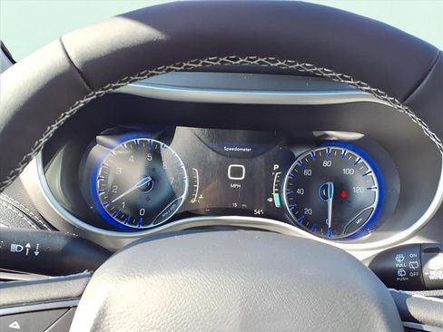 New 2025 Chrysler Pacifica Select FWD image 11
