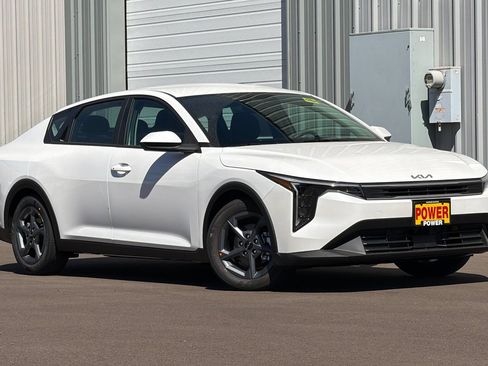 New 2026 Kia K4 FWD image 2