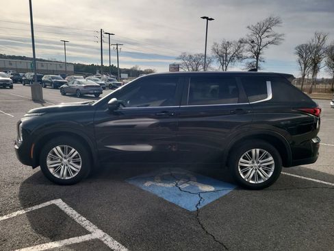 Used 2024 Mitsubishi Outlander ES image 6