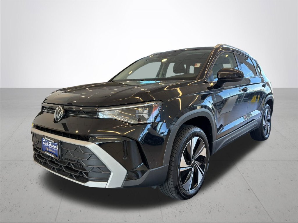 Used 2025 Volkswagen Taos SE AWD/4WD image 2