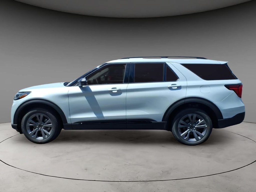 New 2026 Ford Explorer Active w/ Active Comfort Package AWD/4WD image 2