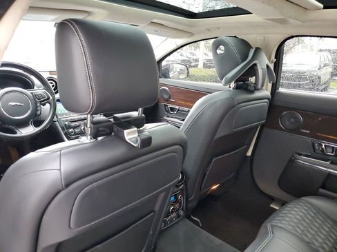 Used 2019 Jaguar XJ L Supercharged image 14