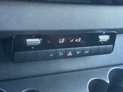 Used 2025 Mercedes-Benz Sprinter 2500 image 19