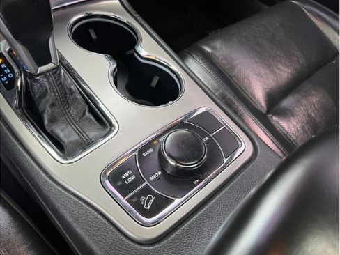 Used 2020 Jeep Grand Cherokee Limited w/ Luxury Group II image 13