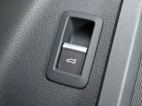 Used 2020 Audi Q5 Prestige image 23